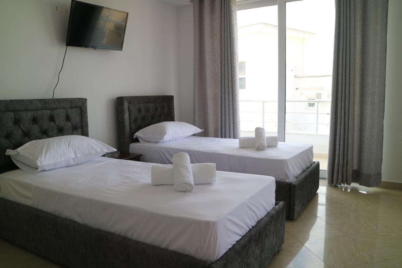 Alnes Hotel Sarandë Eksteriør billede