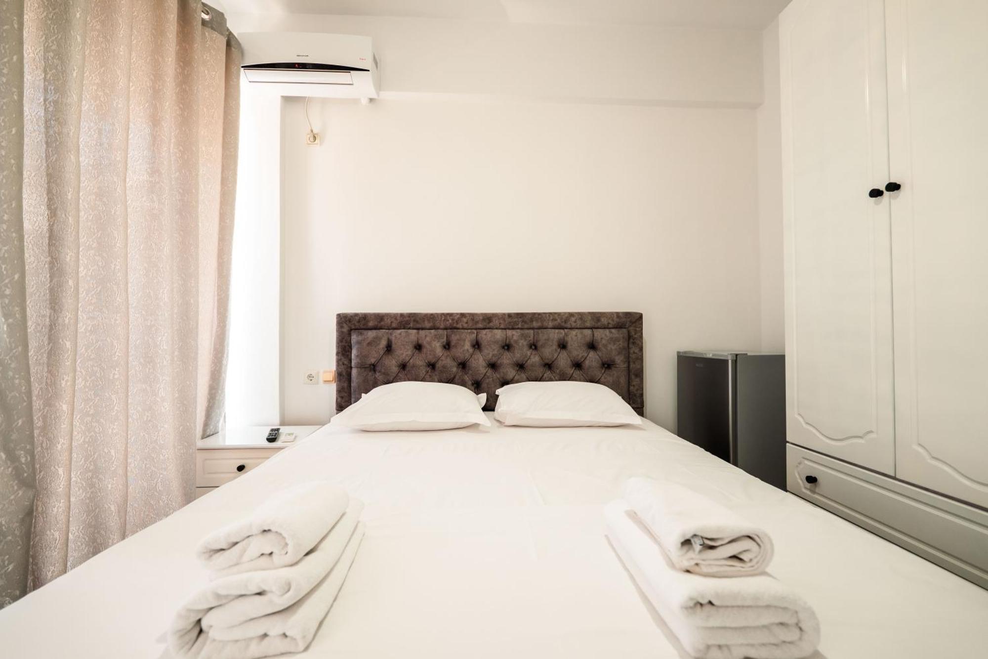 Alnes Hotel Sarandë Eksteriør billede
