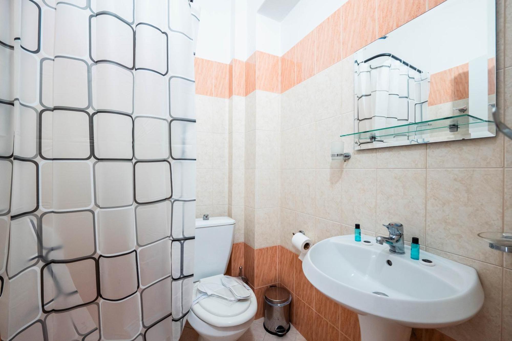 Alnes Hotel Sarandë Eksteriør billede