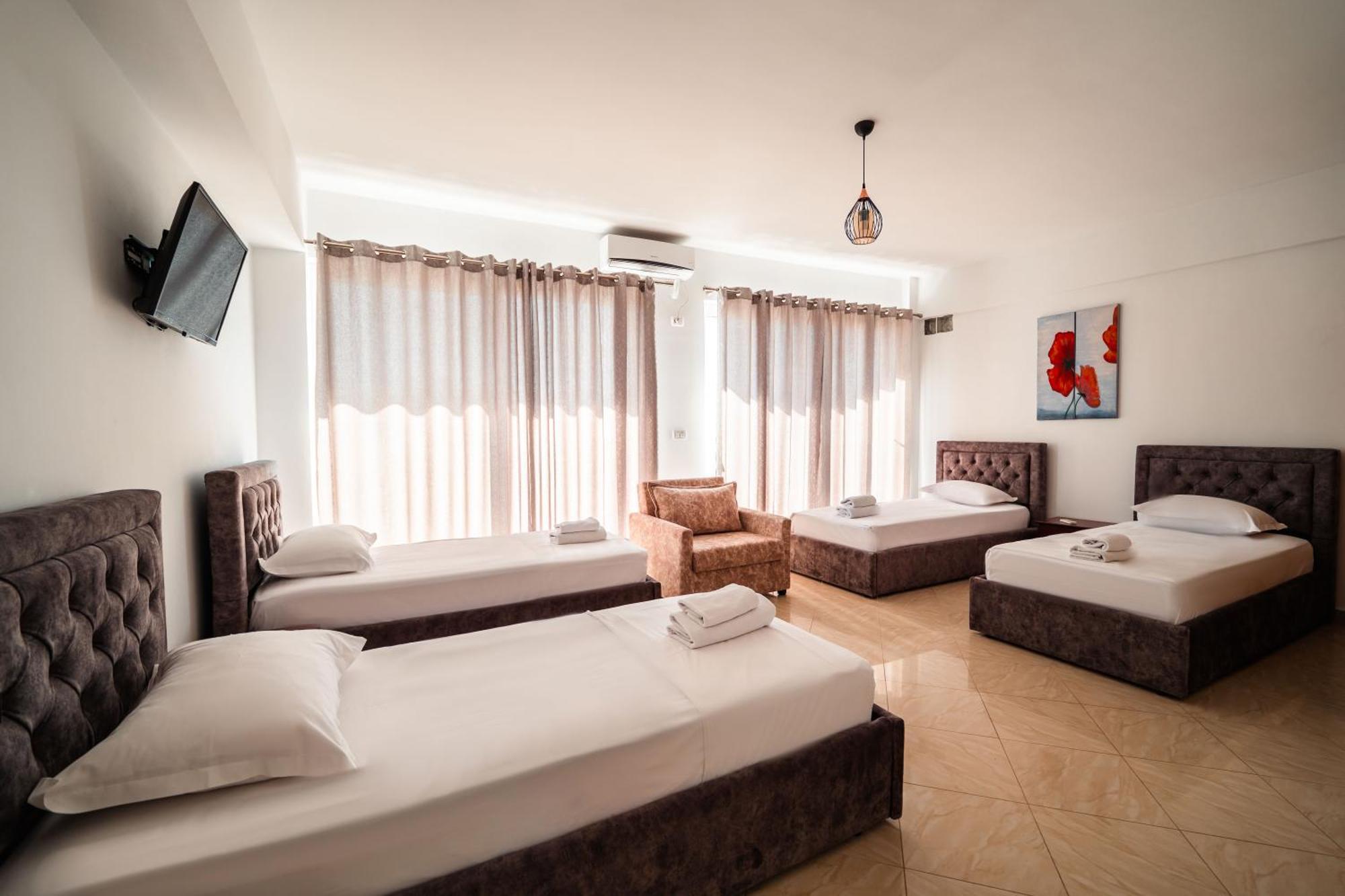 Alnes Hotel Sarandë Eksteriør billede