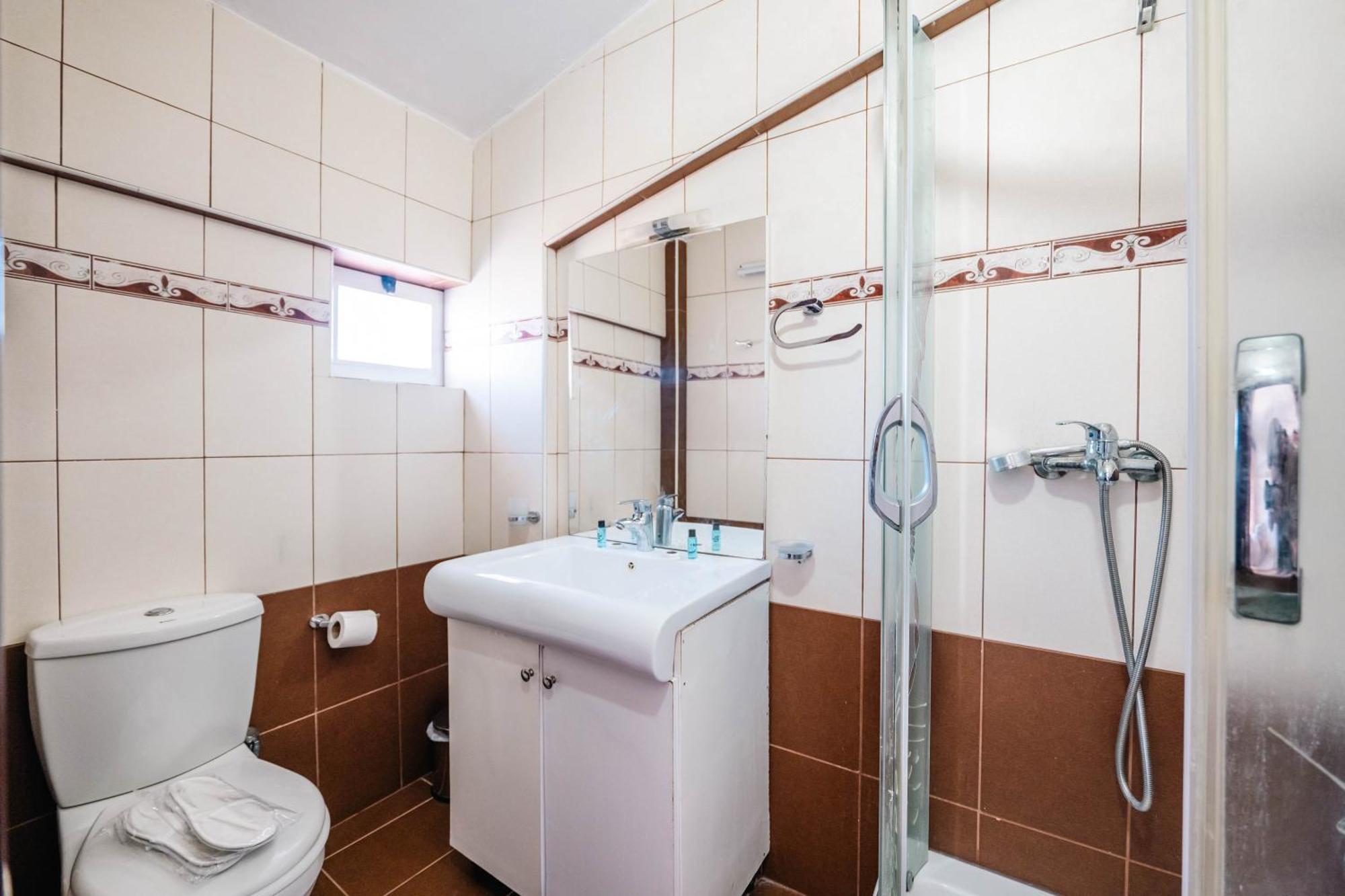 Alnes Hotel Sarandë Eksteriør billede