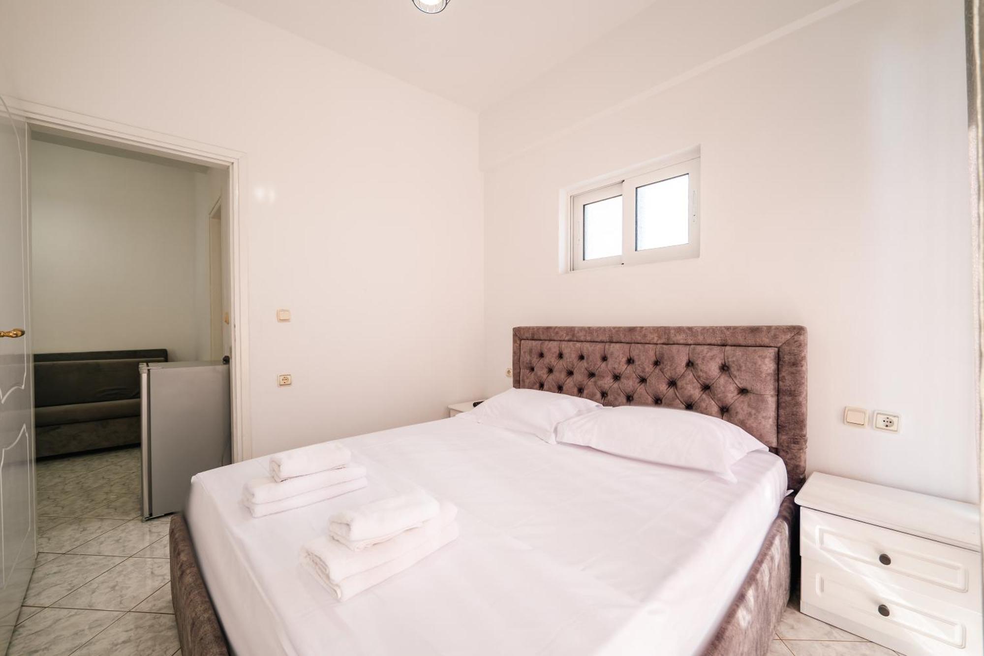 Alnes Hotel Sarandë Eksteriør billede