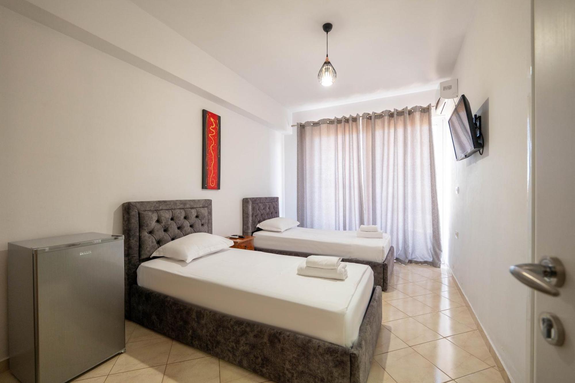 Alnes Hotel Sarandë Eksteriør billede