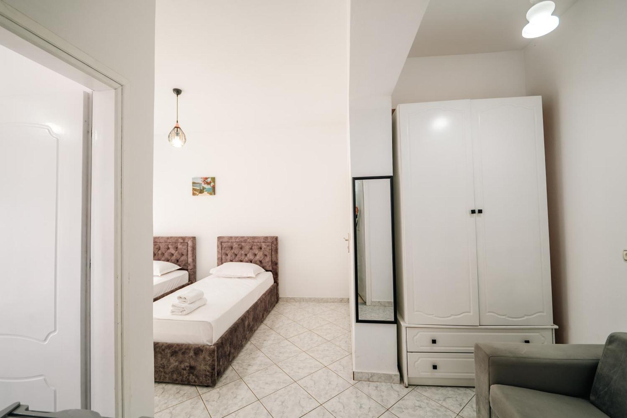 Alnes Hotel Sarandë Eksteriør billede