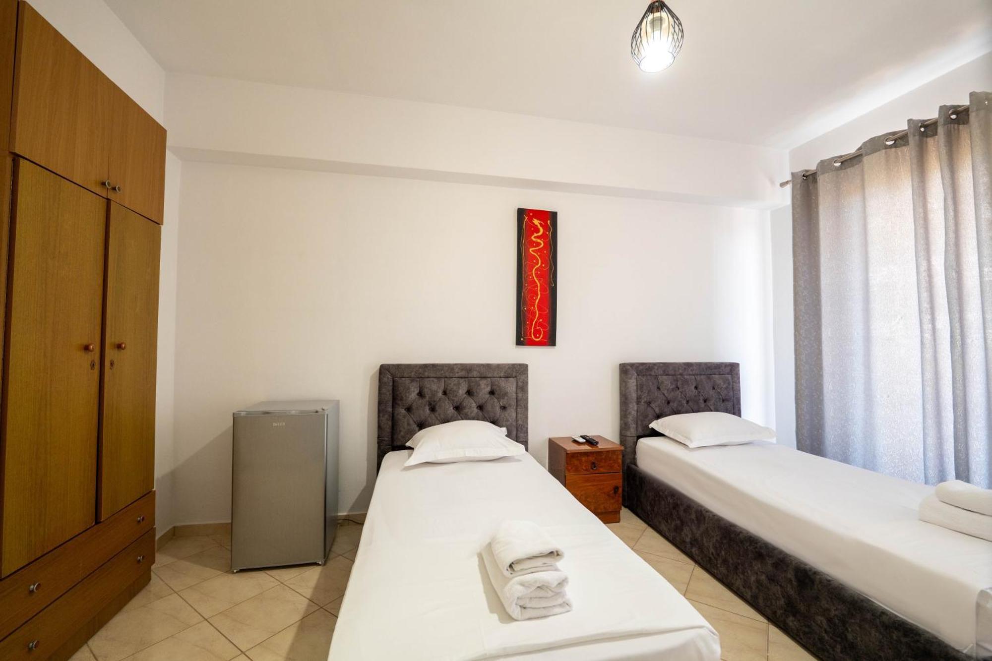 Alnes Hotel Sarandë Eksteriør billede
