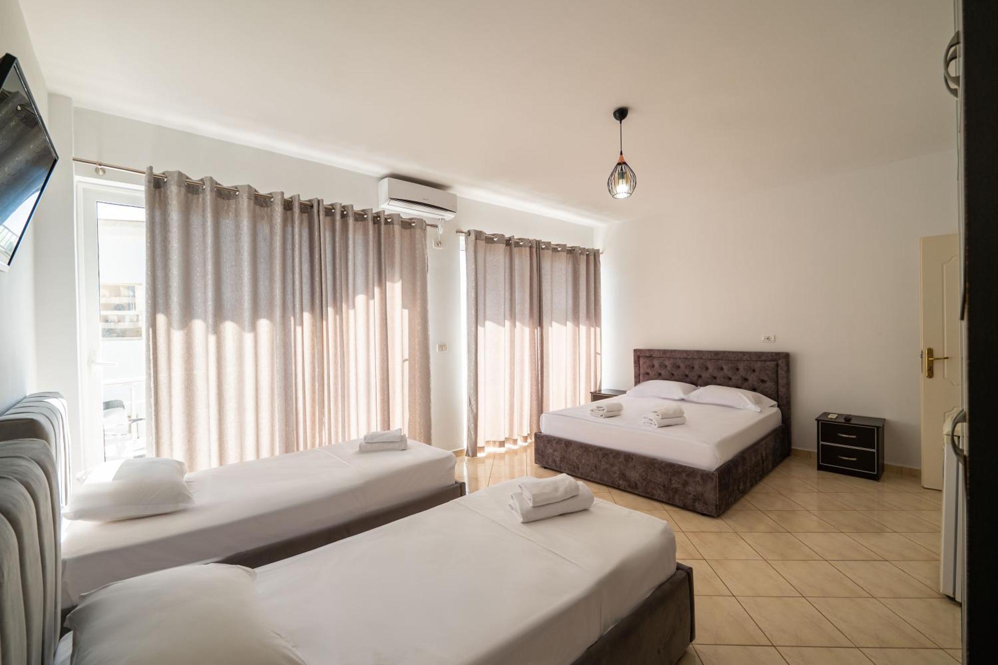 Alnes Hotel Sarandë Eksteriør billede