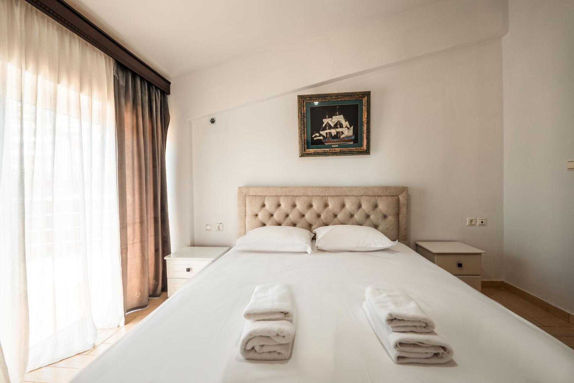 Alnes Hotel Sarandë Eksteriør billede