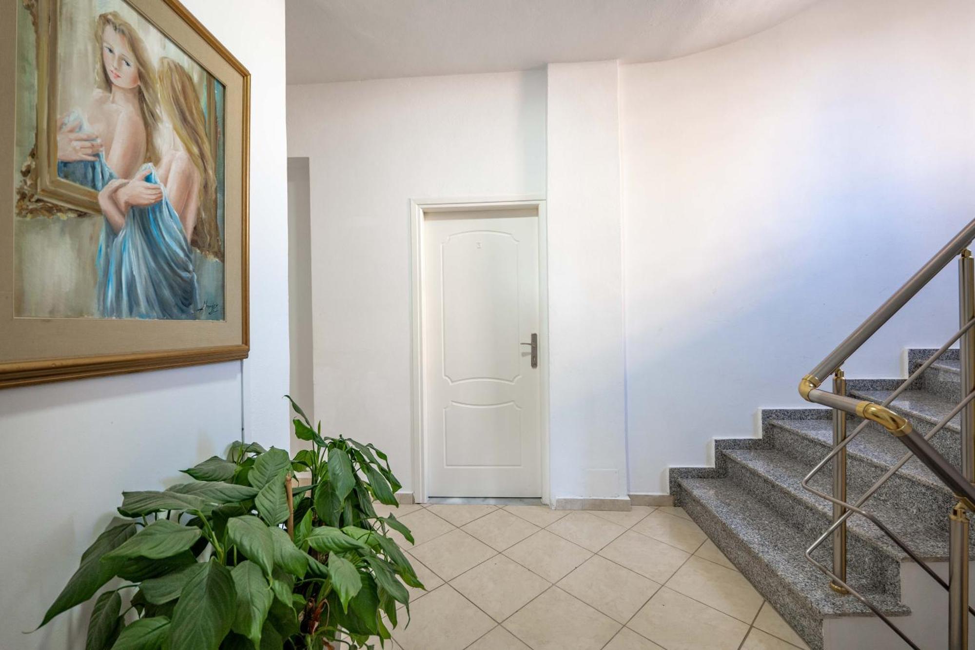 Alnes Hotel Sarandë Eksteriør billede