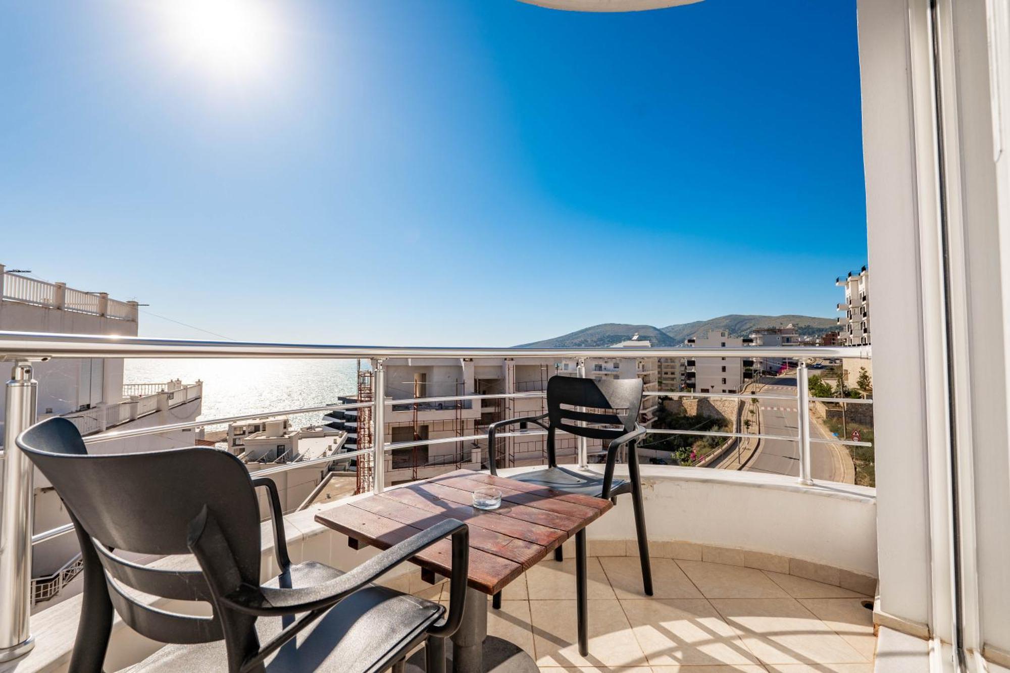 Alnes Hotel Sarandë Eksteriør billede