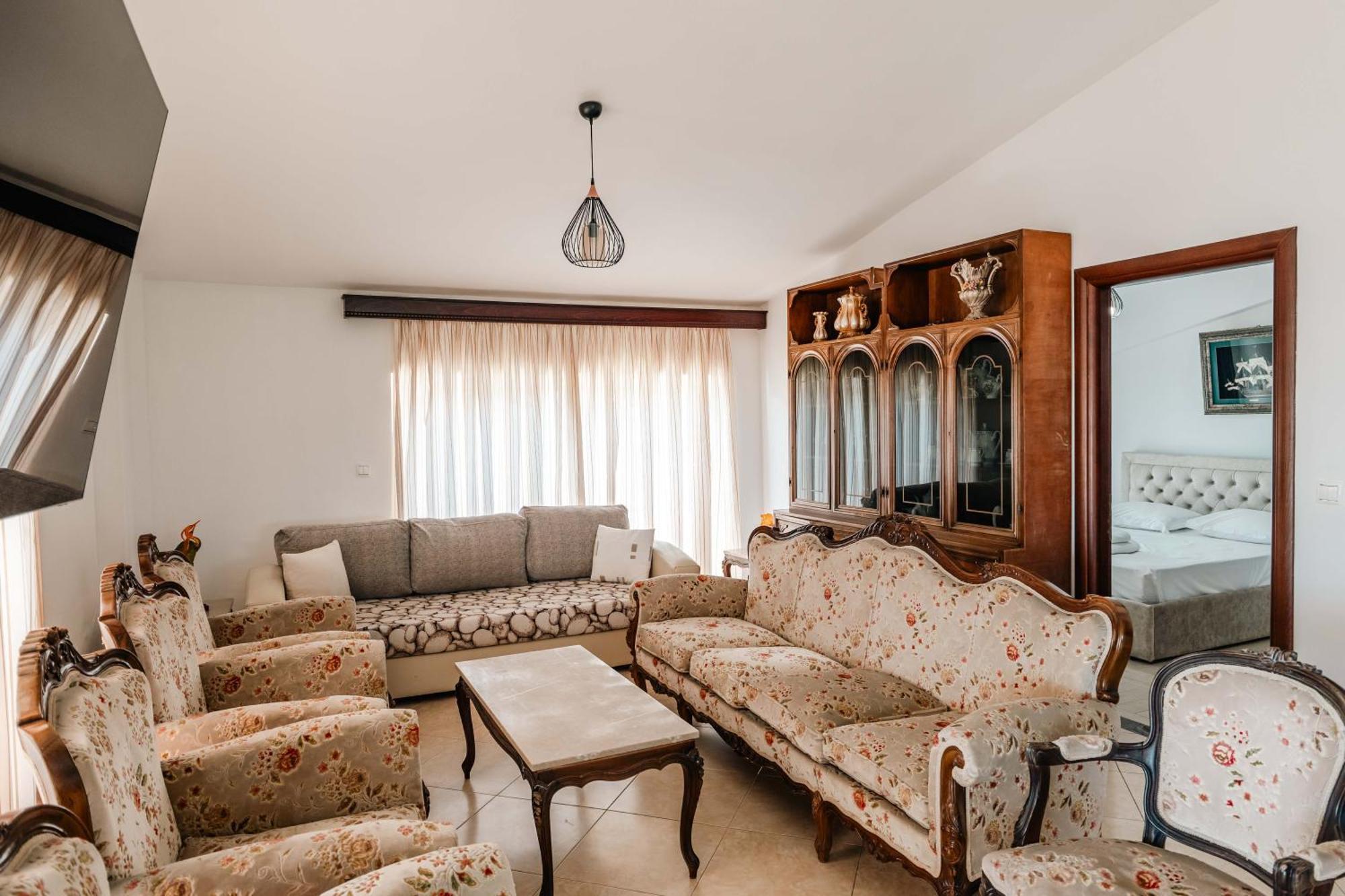 Alnes Hotel Sarandë Eksteriør billede